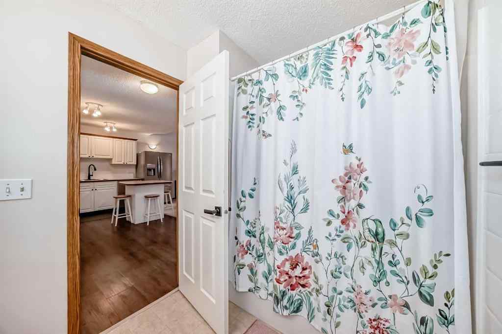 MLS® A2255068 - 162 Somervale Point SW in Somerset Calgary, Residential