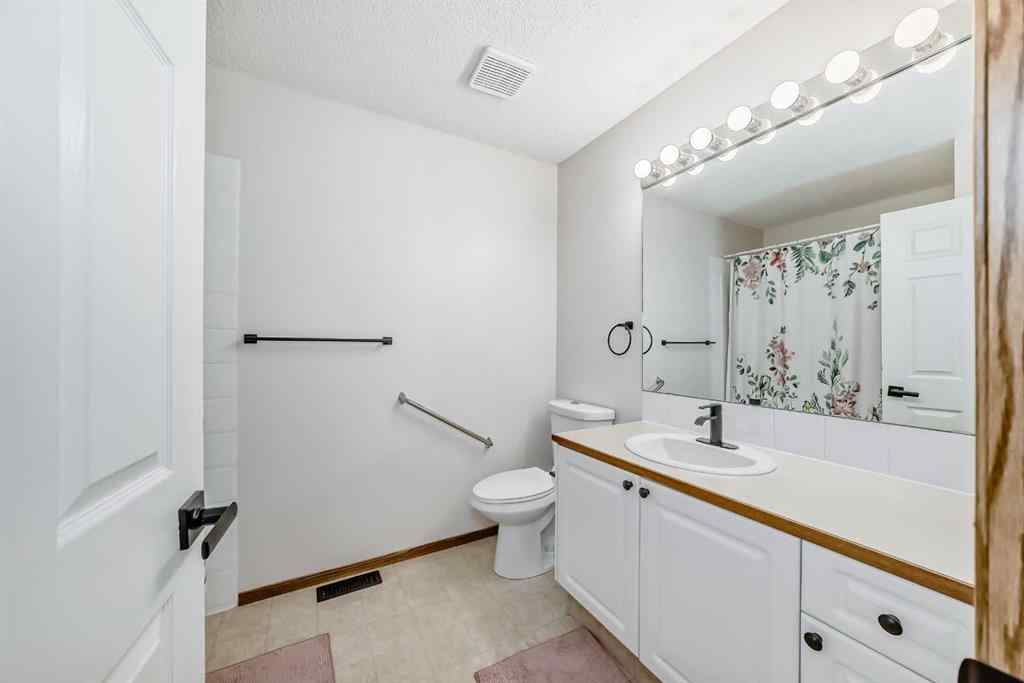 MLS® A2255068 - 162 Somervale Point SW in Somerset Calgary, Residential