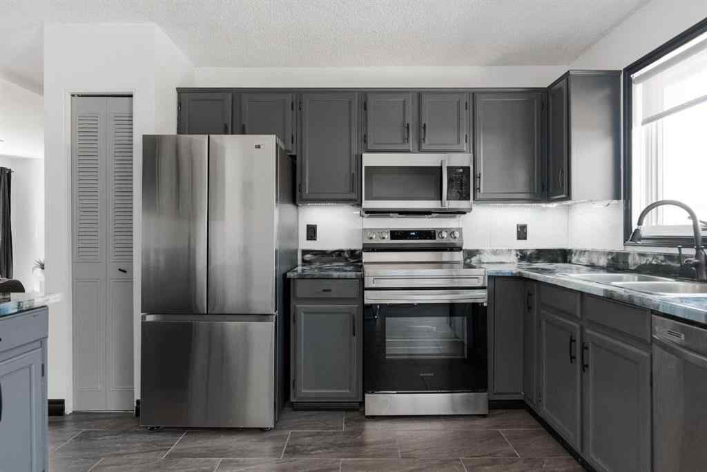 MLS® A2255076 - 146 Mcconachie Crescent  in Dickinsfield Fort McMurray, Residential