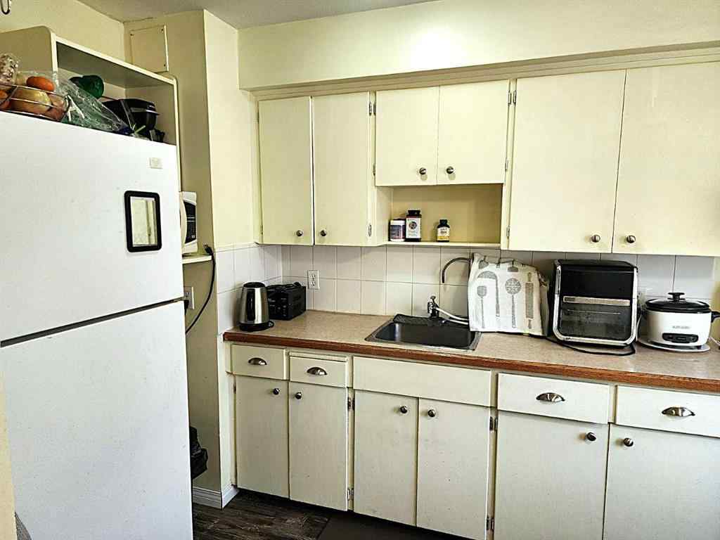 MLS® A2255077 - Unit #402 4719 33 Street  in South Hill Red Deer, Residential