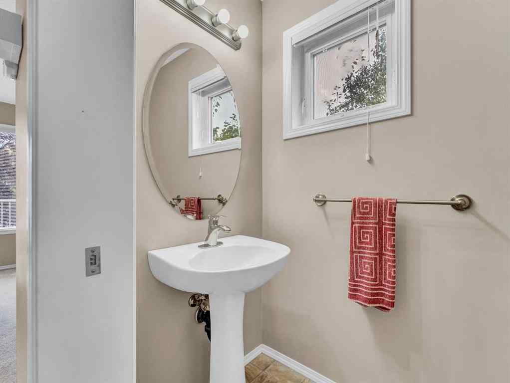 MLS® A2255079 - 46 Saamis Meadows Lane SW in SW Southridge Medicine Hat, Residential