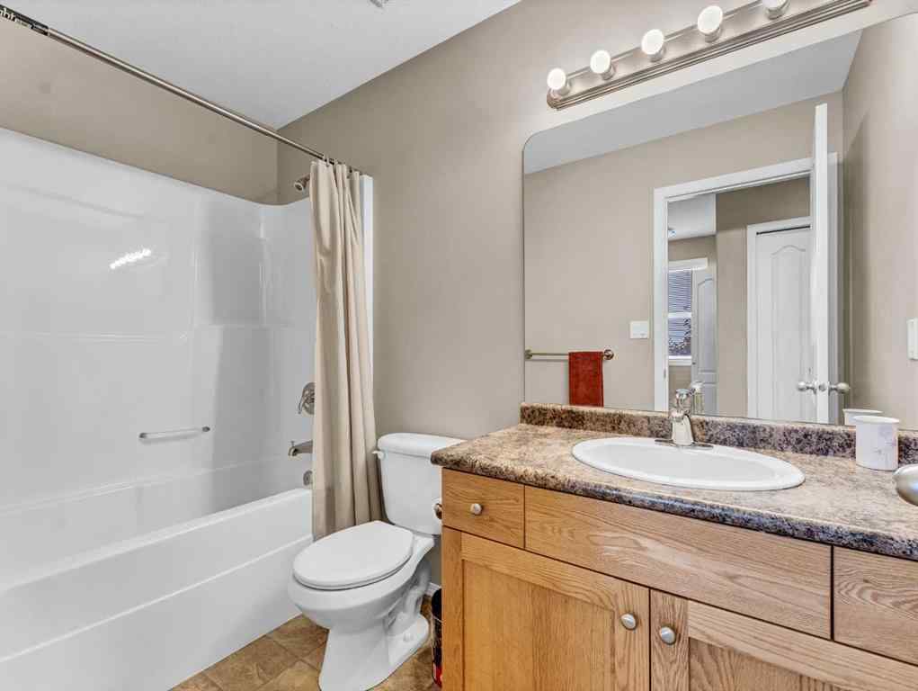 MLS® A2255079 - 46 Saamis Meadows Lane SW in SW Southridge Medicine Hat, Residential
