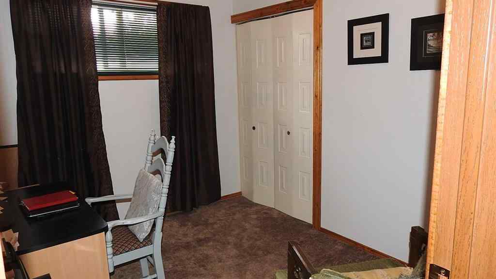 MLS® A2255083 - 215 Willow Road  in NONE Vulcan, Residential