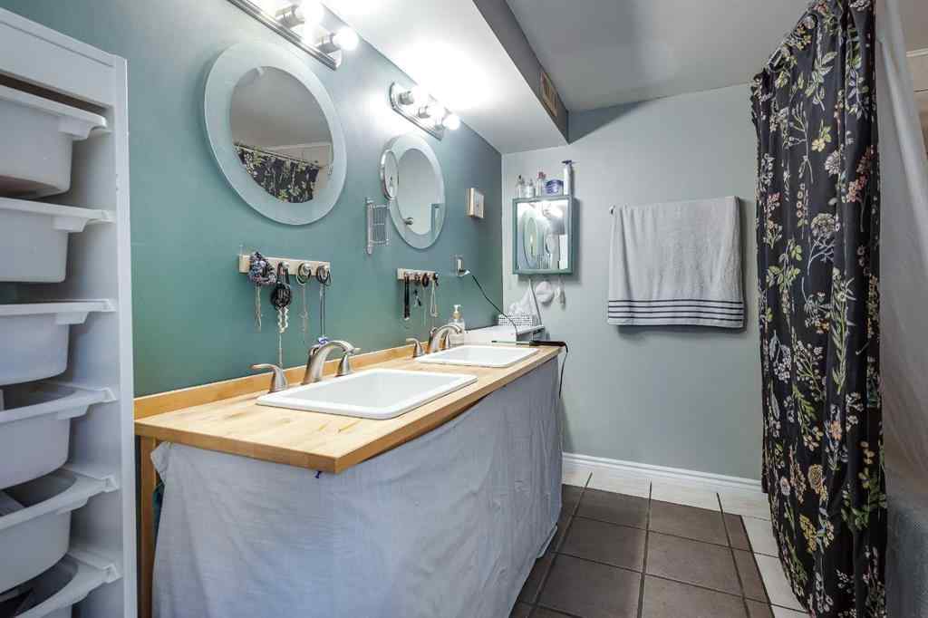 MLS® A2255085 - 4912 39 Street  in Central Innisfail Innisfail, Residential