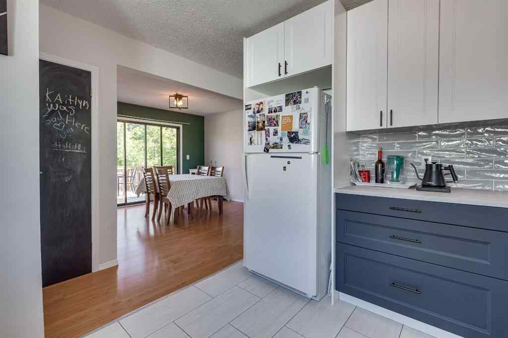 MLS® A2255085 - 4912 39 Street  in Central Innisfail Innisfail, Residential