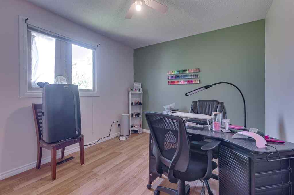 MLS® A2255085 - 4912 39 Street  in Central Innisfail Innisfail, Residential