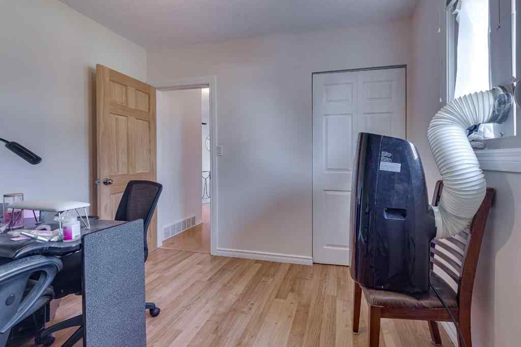 MLS® A2255085 - 4912 39 Street  in Central Innisfail Innisfail, Residential