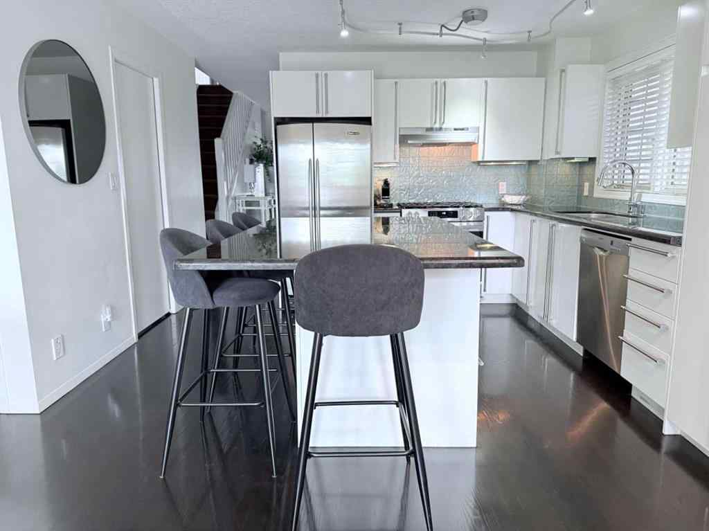 MLS® A2255087 - 1903 29 Avenue SW in South Calgary Calgary, Residential