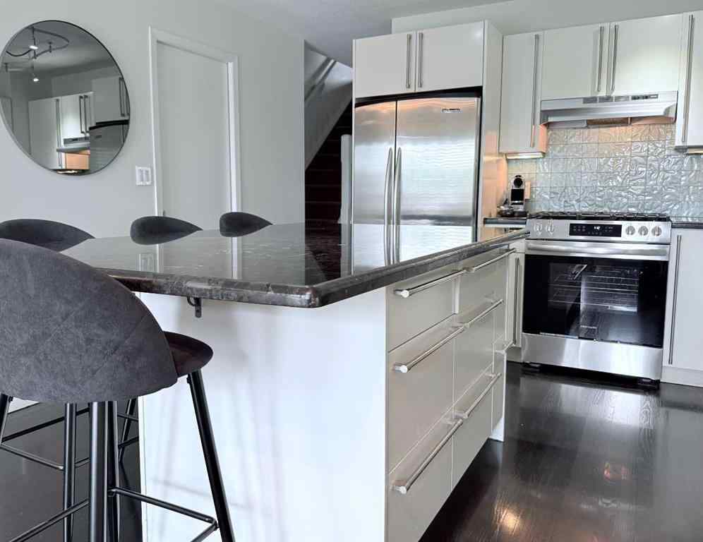 MLS® A2255087 - 1903 29 Avenue SW in South Calgary Calgary, Residential