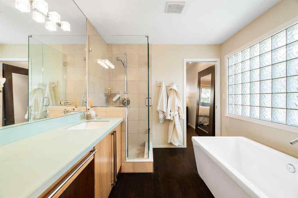 MLS® A2255087 - 1903 29 Avenue SW in South Calgary Calgary, Residential