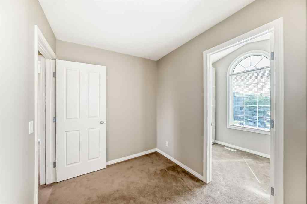 MLS® A2255090 - 325 West Lakeview Drive  in West Creek Chestermere, Residential