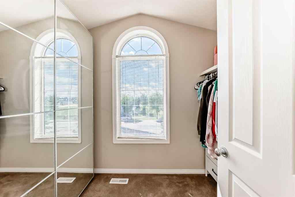 MLS® A2255090 - 325 West Lakeview Drive  in West Creek Chestermere, Residential