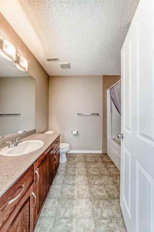 MLS® A2255090 - 325 West Lakeview Drive  in West Creek Chestermere, Residential
