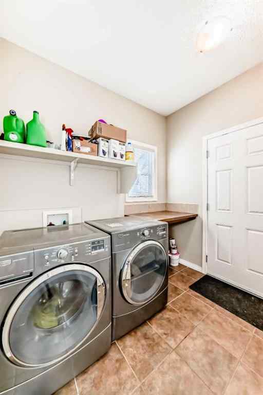 MLS® A2255090 - 325 West Lakeview Drive  in West Creek Chestermere, Residential