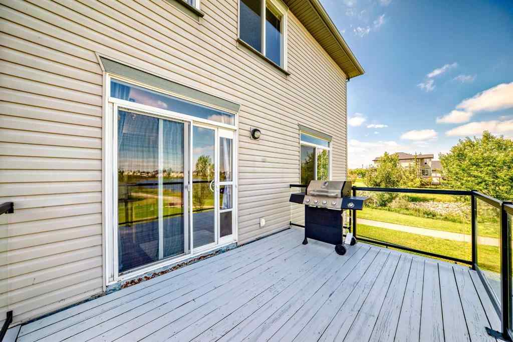 MLS® A2255090 - 325 West Lakeview Drive  in West Creek Chestermere, Residential