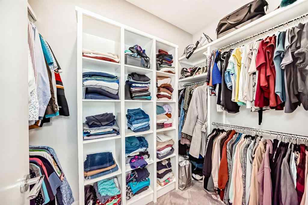MLS® A2255093 - 2808 39 Street SW in Glenbrook Calgary, Residential