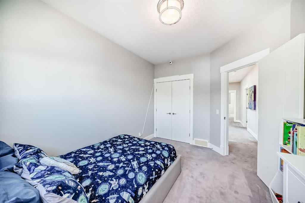 MLS® A2255093 - 2808 39 Street SW in Glenbrook Calgary, Residential