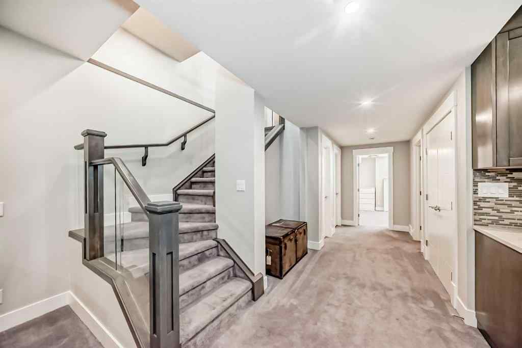MLS® A2255093 - 2808 39 Street SW in Glenbrook Calgary, Residential