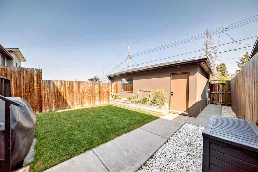MLS® A2255093 - 2808 39 Street SW in Glenbrook Calgary, Residential