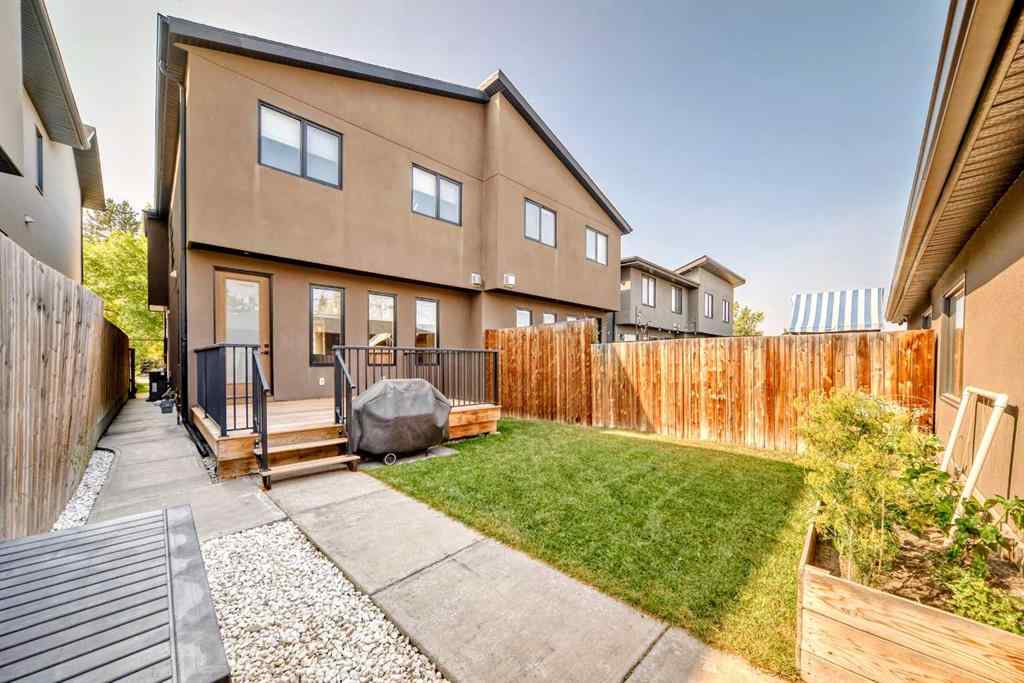 MLS® A2255093 - 2808 39 Street SW in Glenbrook Calgary, Residential