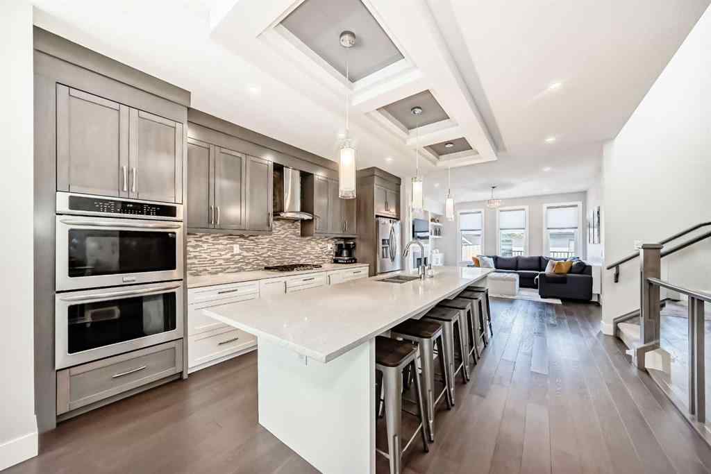 MLS® A2255093 - 2808 39 Street SW in Glenbrook Calgary, Residential