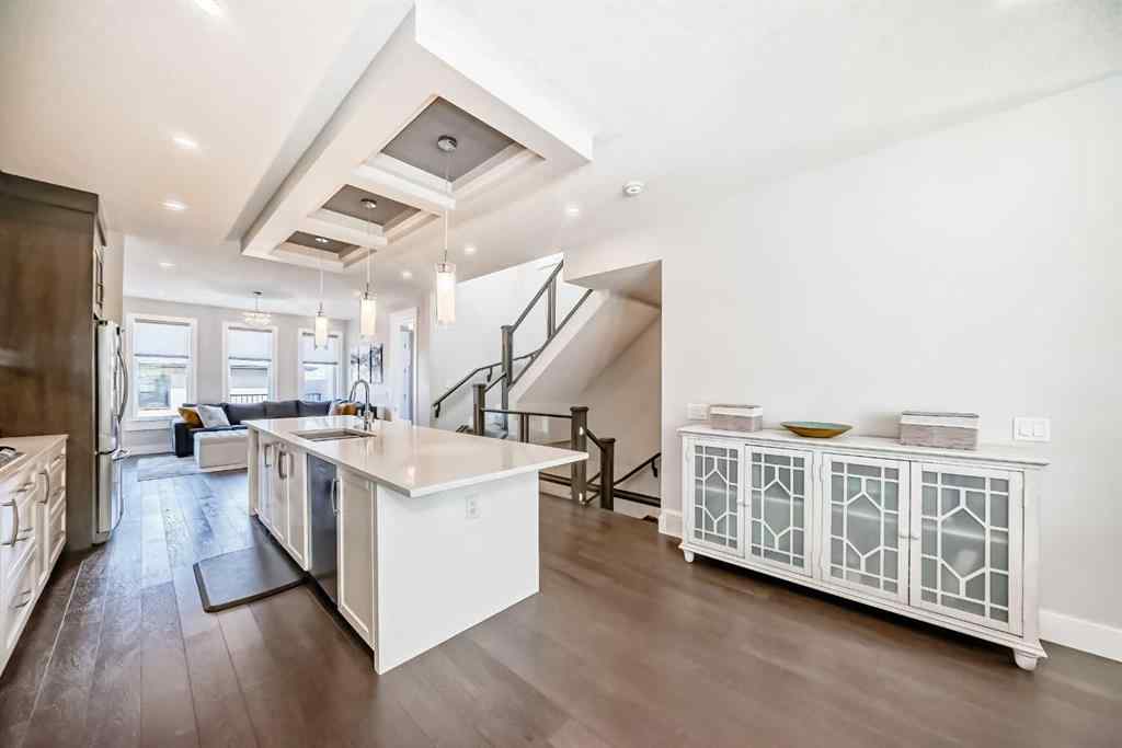 MLS® A2255093 - 2808 39 Street SW in Glenbrook Calgary, Residential