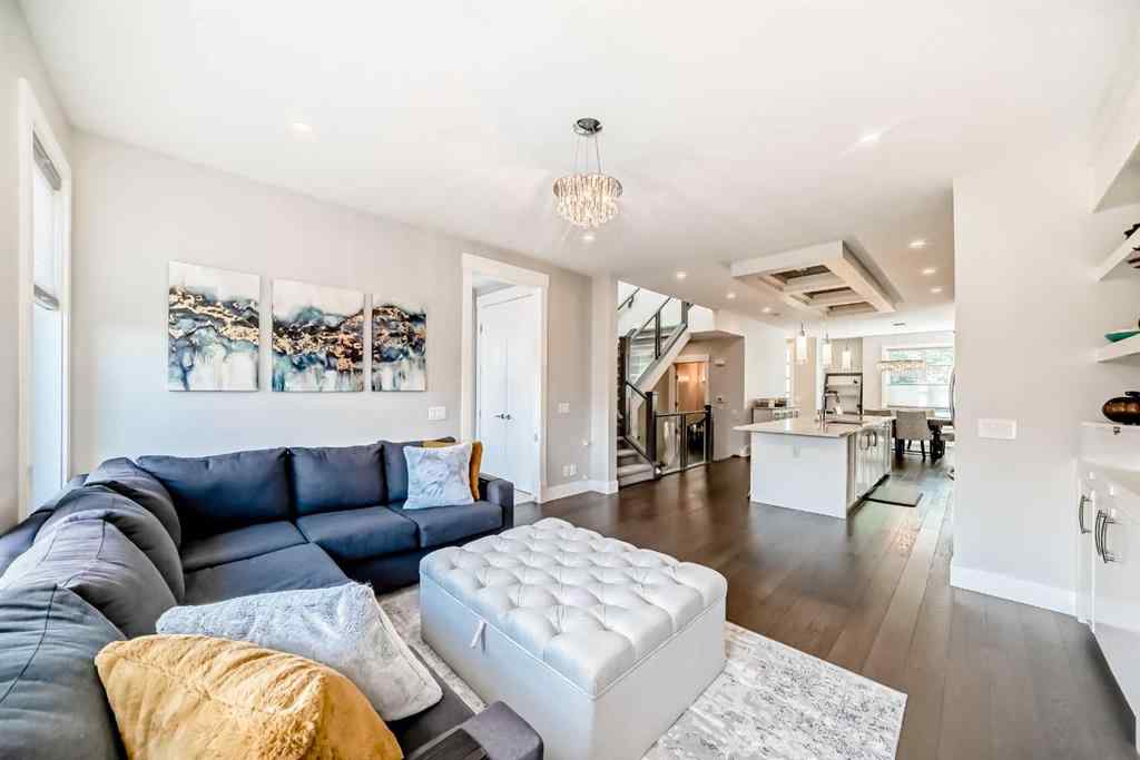MLS® A2255093 - 2808 39 Street SW in Glenbrook Calgary, Residential