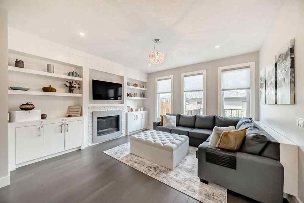 MLS® A2255093 - 2808 39 Street SW in Glenbrook Calgary, Residential