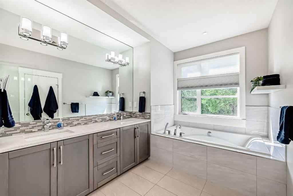 MLS® A2255093 - 2808 39 Street SW in Glenbrook Calgary, Residential