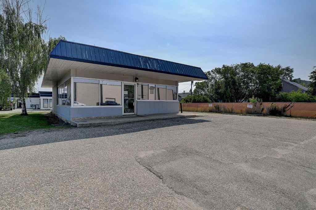 MLS® A2255100 - 10001 104 Avenue  in Avondale Grande Prairie, Commercial