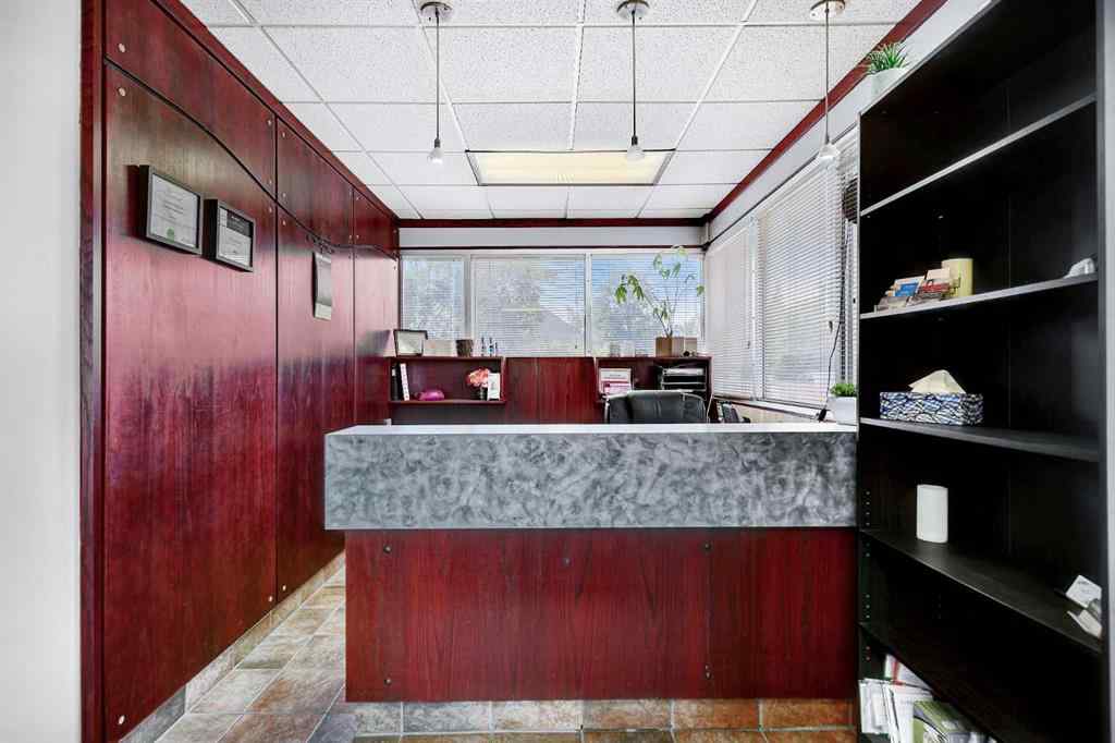 MLS® A2255100 - 10001 104 Avenue  in Avondale Grande Prairie, Commercial