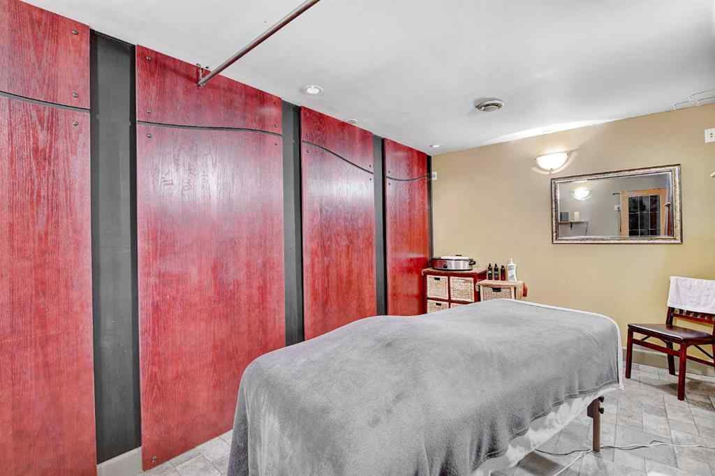MLS® A2255100 - 10001 104 Avenue  in Avondale Grande Prairie, Commercial