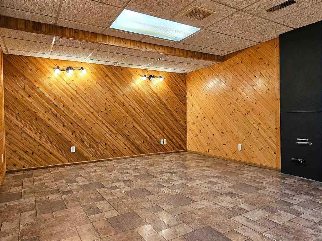 MLS® A2255101 - 10001 - 10009 104 Avenue  in Avondale Grande Prairie, Commercial