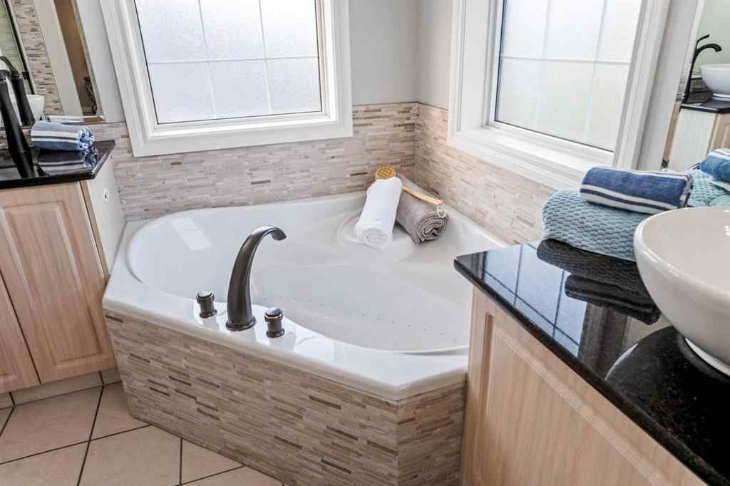 MLS® A2255104 - 187 Gleneagles View  in GlenEagles Cochrane, Residential