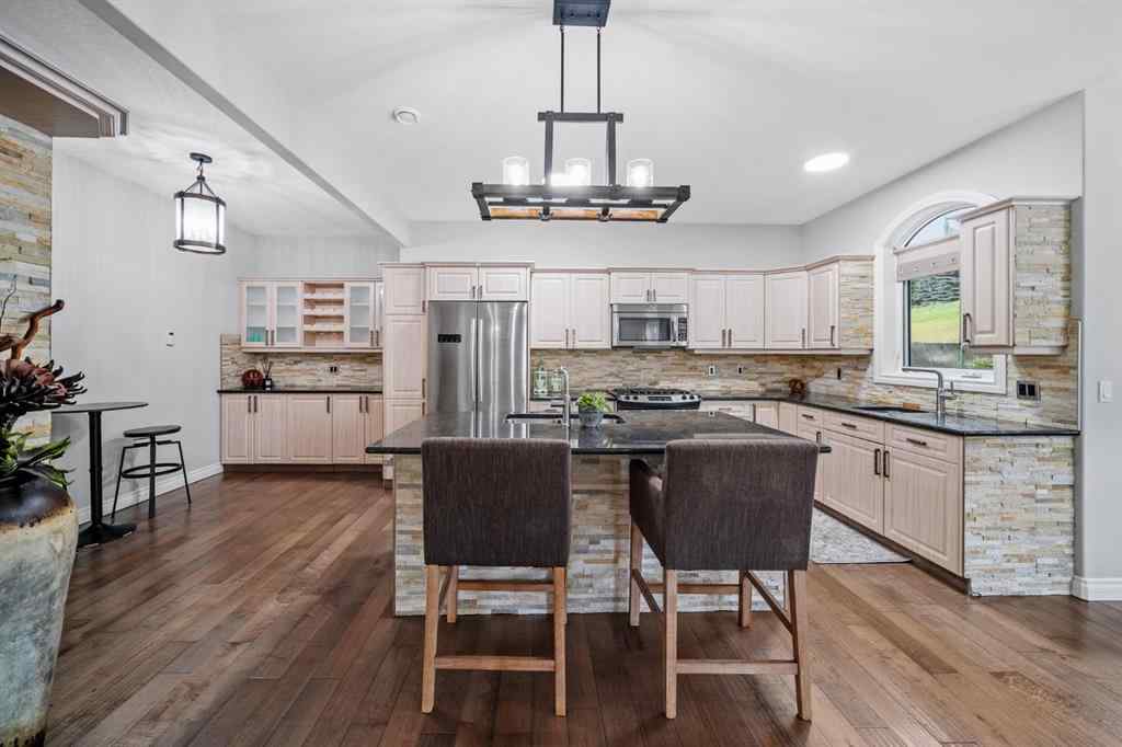 MLS® A2255104 - 187 Gleneagles View  in GlenEagles Cochrane, Residential