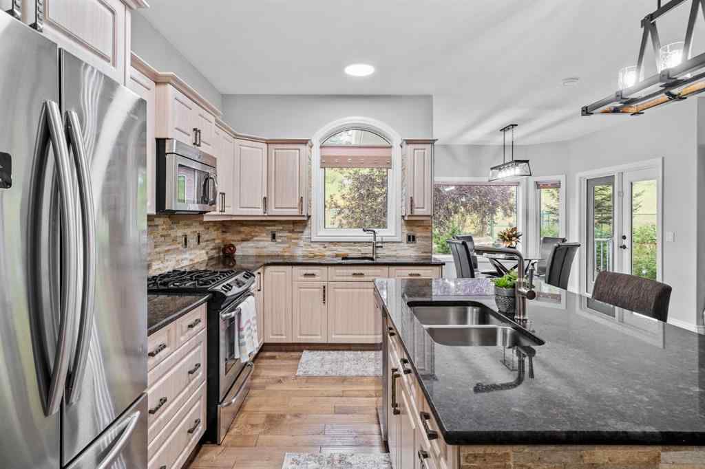MLS® A2255104 - 187 Gleneagles View  in GlenEagles Cochrane, Residential