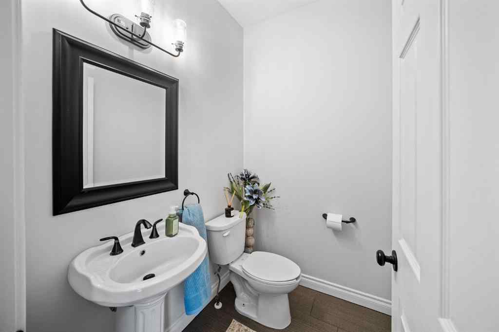 MLS® A2255104 - 187 Gleneagles View  in GlenEagles Cochrane, Residential