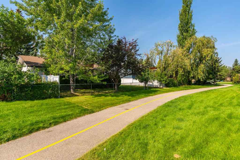 MLS® A2255105 - 124 Midpark Drive SE in Midnapore Calgary, Residential
