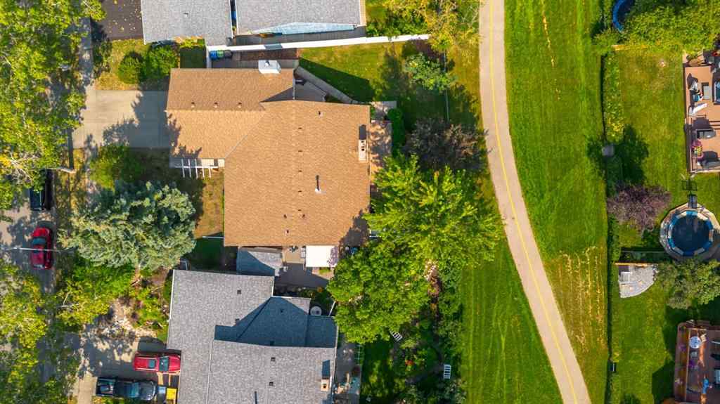 MLS® A2255105 - 124 Midpark Drive SE in Midnapore Calgary, Residential