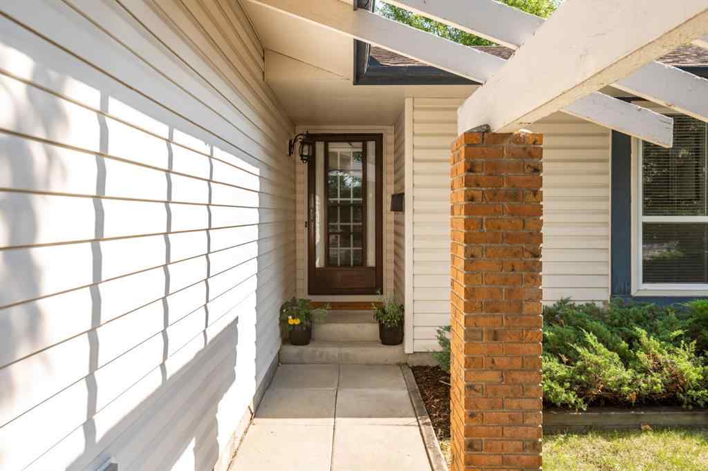 MLS® A2255105 - 124 Midpark Drive SE in Midnapore Calgary, Residential