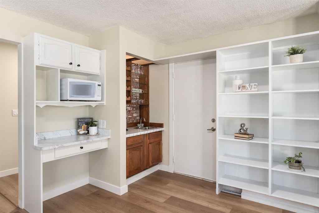 MLS® A2255105 - 124 Midpark Drive SE in Midnapore Calgary, Residential