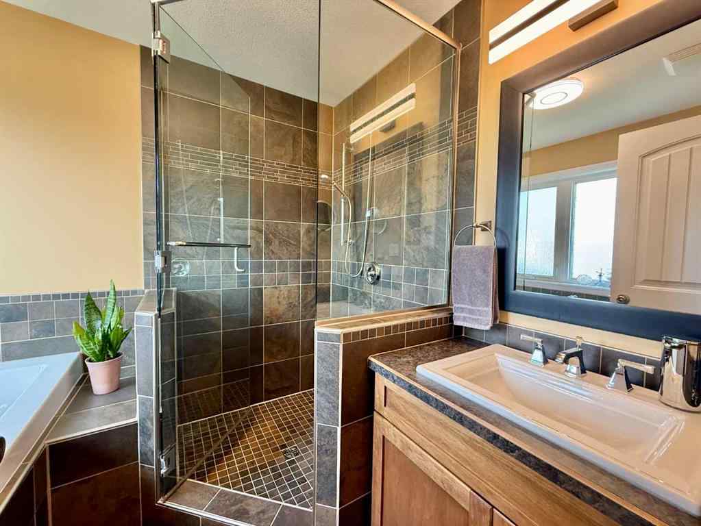 MLS® A2255114 - 10214 82 Street  in Saddleback Ridge Peace River, Residential
