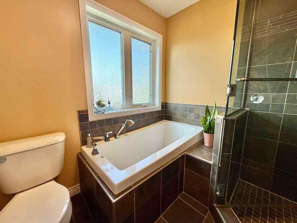 MLS® A2255114 - 10214 82 Street  in Saddleback Ridge Peace River, Residential