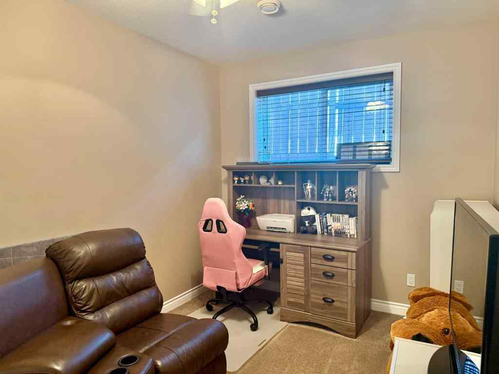MLS® A2255114 - 10214 82 Street  in Saddleback Ridge Peace River, Residential