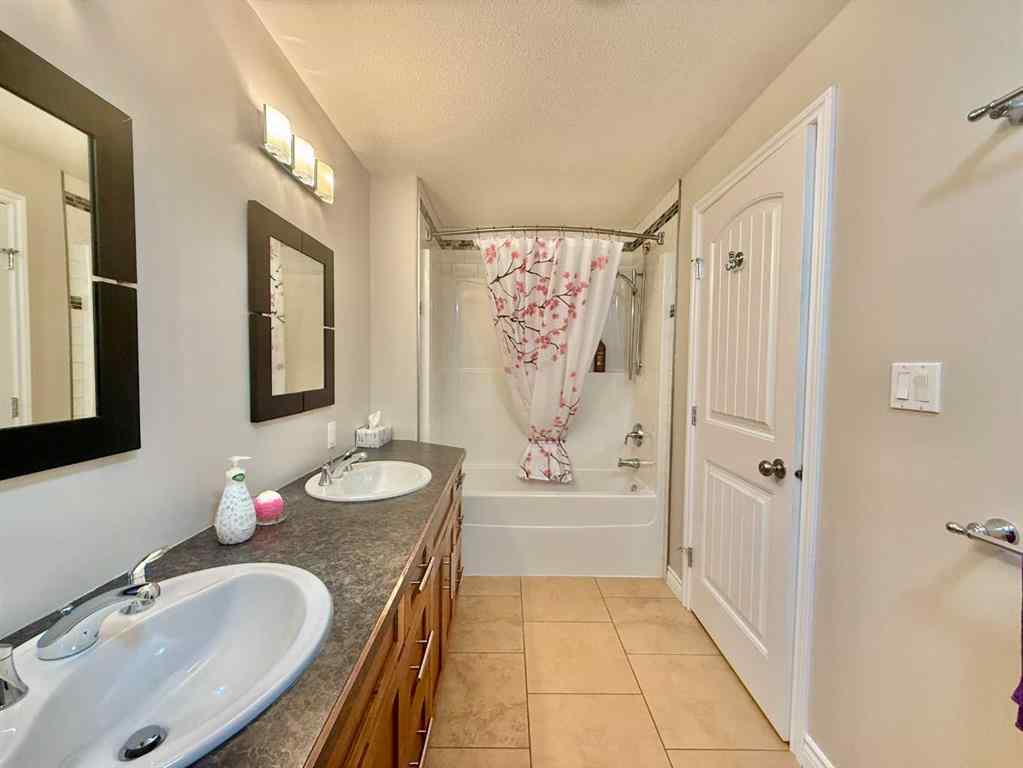 MLS® A2255114 - 10214 82 Street  in Saddleback Ridge Peace River, Residential