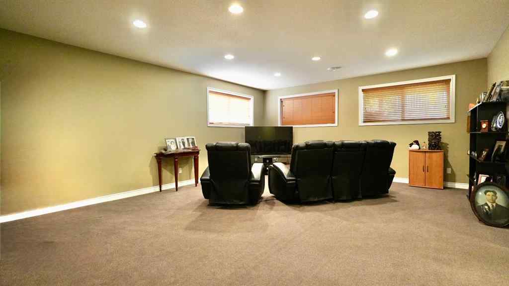 MLS® A2255114 - 10214 82 Street  in Saddleback Ridge Peace River, Residential