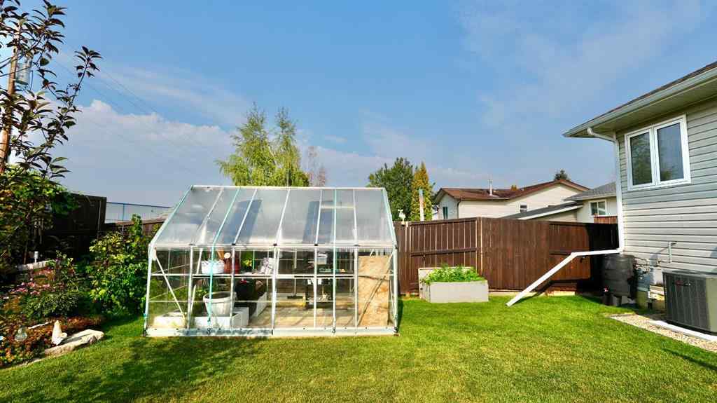 MLS® A2255114 - 10214 82 Street  in Saddleback Ridge Peace River, Residential