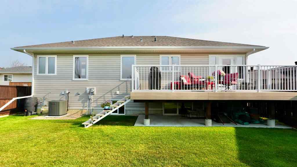 MLS® A2255114 - 10214 82 Street  in Saddleback Ridge Peace River, Residential