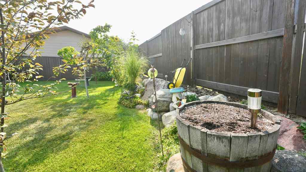 MLS® A2255114 - 10214 82 Street  in Saddleback Ridge Peace River, Residential