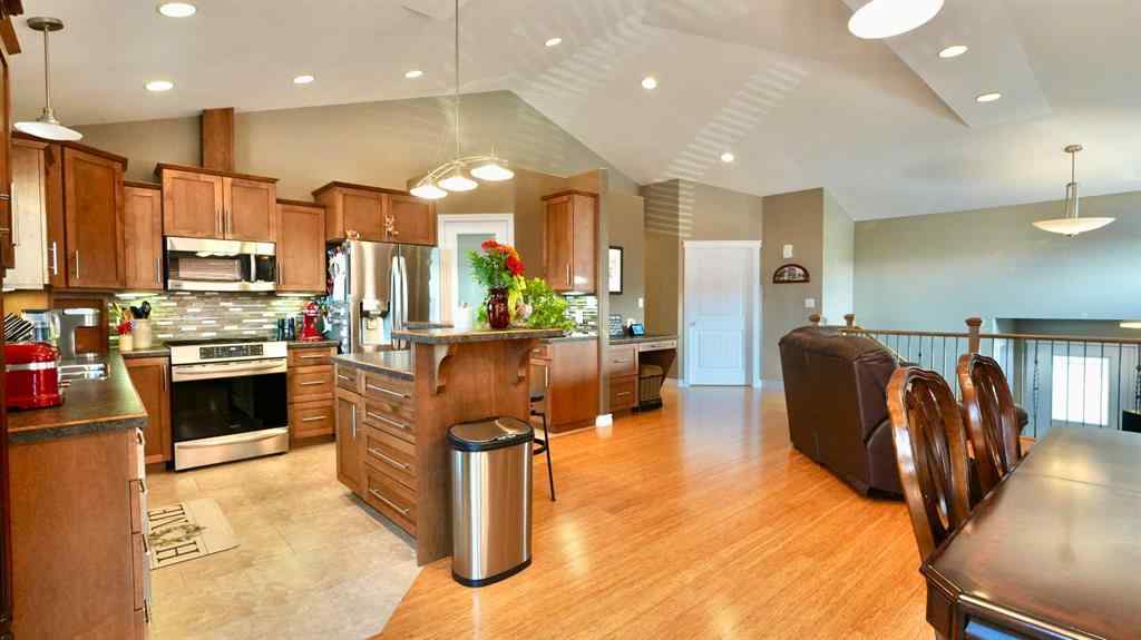 MLS® A2255114 - 10214 82 Street  in Saddleback Ridge Peace River, Residential